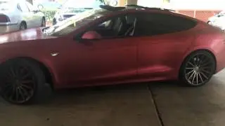 Tesla Model S Parking by itself !! Tesla Autopilot