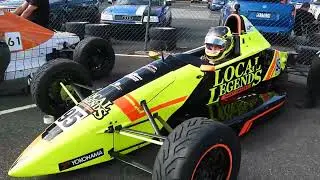 Australian Formula Ford Championship - Round 1 - Sandown - Saturday 26 Feb 2022  - on the grid