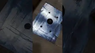 Mesa para tupia de coluna Black & Decker, invertida.