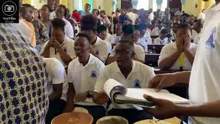 Karibu Mwokozi by Nestory kissima ukiimbwa na ukwakata parokia St. Joseph cathedral - Zanzibar