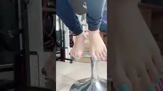 I didn&rsquo;t even know what I was doing 😅 #toes #feetfetish #wiggle
