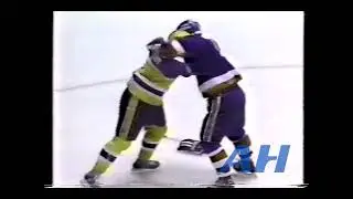 NHL Oct. 11, 1986 Mark Hardy,LA v Alan Kerr,NYI Los Angeles Kings New York Islanders