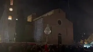 LUCIO CORSI RIEMPIE PIAZZA MARTIRI DELLA LIBERT&Agrave; E RILANCIA IL NATALE TERAMANO