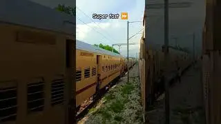 Super fast train overtake passenger train #youtubeshorts #rrf #railway subscribe to more vedios 🫡🧳