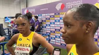 Тиа и Тина Клейтон реагируют на серебро Ямайки в беге 4x100 м на чемпионате мира в Токио 2025 года