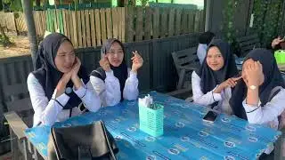 wkwkwk pulang kampuss beli minerr pantaii?🥰