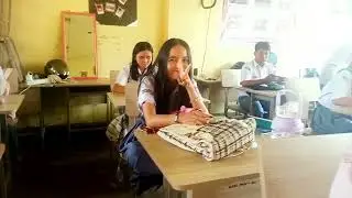 Disuruh ambil buku paket ternyata lelet ni siswa