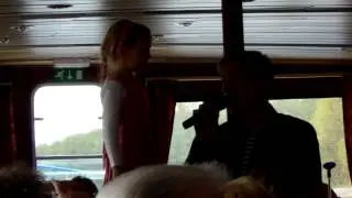 boottocht hasselt salim seghers met 4 jarig fannetje dat tekst van buiten kent