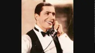 HÉCTOR LARREA es  CARLOS GARDEL