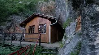 Uspon do Titove pećine