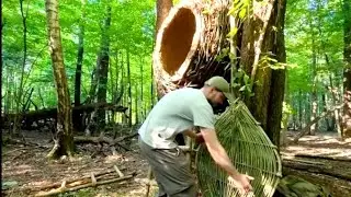 Building a Shelter From Tree Bark to Survive in The Wildlife 🤩✨✨☠️