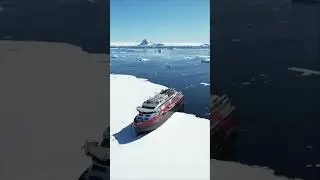 A first ice landing for our very own MS Fridtjof Nansen! #antarctica 📷:Martin Hain