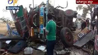 2 Speed lorries Collide in Arapet of Jagtial Dist: 4 injured