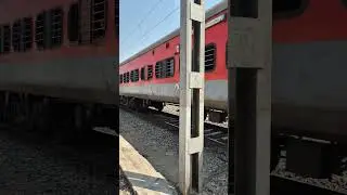 Nagarcoil Mumbai CSMT Ex.  16352. Crossing solapur #railway #train #solapurdivision #rail