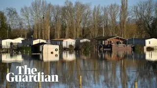 Towns and villages deluged as flooding hits south England