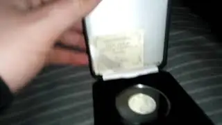 (London MINT OFFICE) THE WORLD'S FIRST SLIVER SOVEREIGN 999. STUCK IN PURE SLIVER SHOWCASE!!!