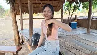 #สาวลาว น้องกินรี สาวงามเมืองยม มาเจอน้องกำลังหนึ่งข้าว ทำเป็นทุกอย่างแต่ยังขาดคู่เคียง