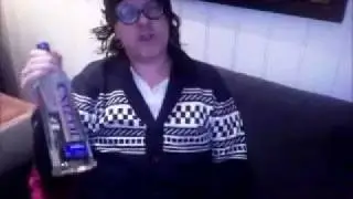 Juha, en sur finne, aka Bjarte Huzzb&aelig;nden (Sizz Norevik)
