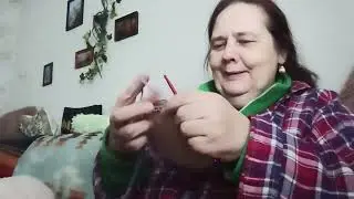 Сегодня дома,вяжу и немножко рассуждаю.