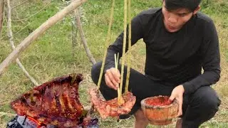 Primitive Cooking - Eating Delicious - Grilled Pork Rib Yummy with Red Chilli  Sauce