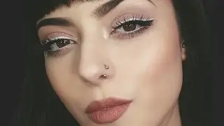WHITE EYELINER