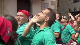 Castellers de Vilafranca - Torre de 9 amb folre i manilles carregada - Sant Fèlix (2022)