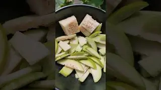 Guava For Breakfast😋 #food #song #foodie #trending #fruit #ytshorts #yt #twinning #viral #viralvideo