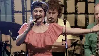 Banda Comunale - Jak Ptak (live) feat. Karolina Trybala