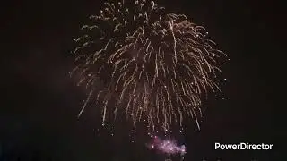 Vuurwerk op de kaaien in antwerpen (gelukkig nieuwjaar)