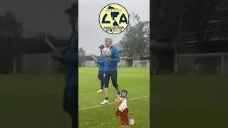 Diego Vald&eacute;s saludando a la afici&oacute;n #azulcrema #america #lordazulcrema #aguilas #&aacute;guilasdelam&eacute;rica