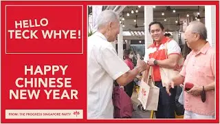 PSP distributes mandarin oranges and LNY well wishes to residents of Teck Whye and Hong Kah North.
