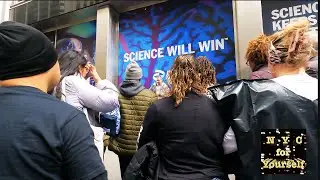 NYC Anti-Vaccine-Mandate Protesters Say the Our Father in Front of Pfizer Headquarters in Manhattan