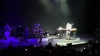 Squeeze - Stephen Large Keyboard Solo (Las Vegas)