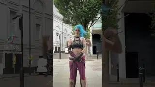 She’s 5”4’, I’m 5”8’ but she is more energetic than me I swear 😭😂 #cosplay #jinx #shinobu