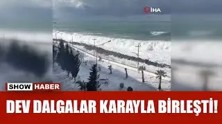 Giresun’un Tirebolu ilçesinde fırtına sonrası deniz taştı, ilçe merkezini su bastı