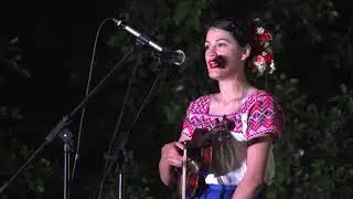 El Tr&iacute;o Alondras Huastecas tocan el Querreque en San Miguel