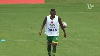 Saudades dele? Riascos mostra boa forma e faz belos gol no treino do Vasco