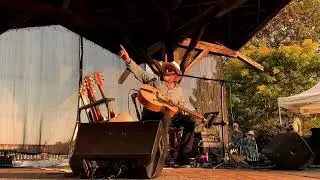 Harry Manx live, 2022 8 25 ipad M1, Ganges, Salt Spring Island