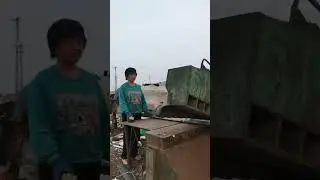 Scrap metal cutting shear machine Good machinery and technology make work easier and faster