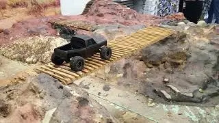Hardbody class 124th crawler comp 