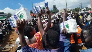 Christmas gift  from Governor  simba Arati //village celebration on a rainy day. @malikakenya. 