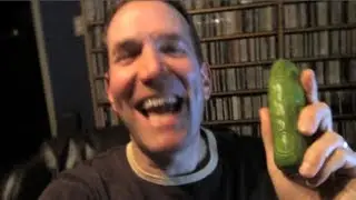 ELECTRONIC YODELING PICKLE!