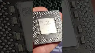 Intel Pentium MMX SY045 (i200)