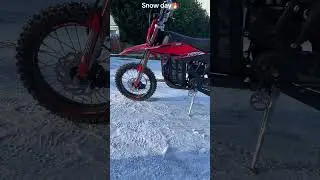Snow day🔥 #cold #virl #dirtbike #bikes #yeah #virl #motocross #bike