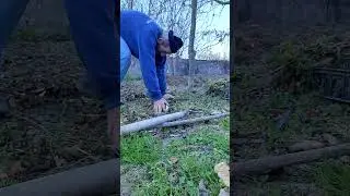 Tommaso al suo orto prepara terreno da vangare,comune Luco dei Marsi 13 novembre 2025
