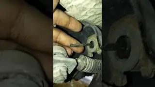 How do you fix a manual car that won't change gears #shorts #mechanic #car #gear #problem