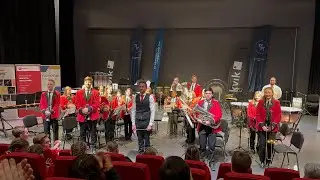Exhale framført av Tomrefjord skulekorps