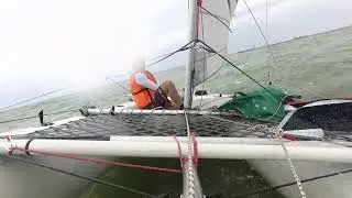 Лучшие моменты полетов на одном баллоне на парусном катамаране Ducky 15. Шторм Саркел 2020.
