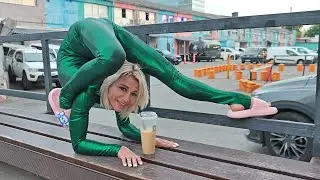 Contortion on the Street.  Flexshow.