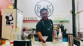 Cara Dasar Shaker atau Mengocok Minuman